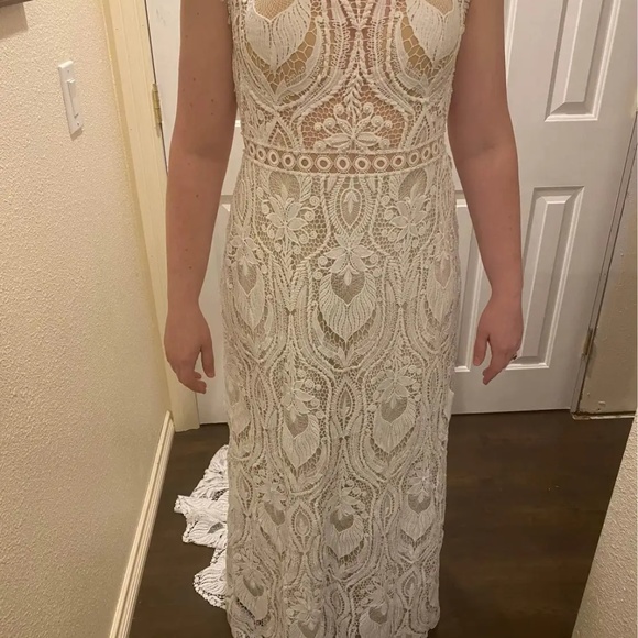 Boho lace wedding dress with beading - Picture 4 of 7